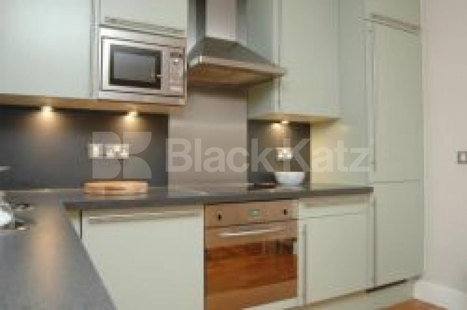 			1 Bedroom, 1 bath, 1 reception Flat			 Pepys Street, TOWER HILL EC3N